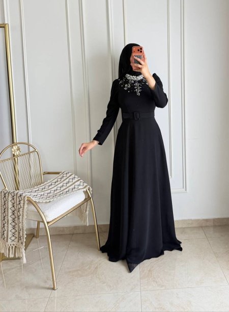 فستان اسود